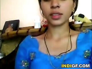 Indian Teenager From My School Reveals Her Tits